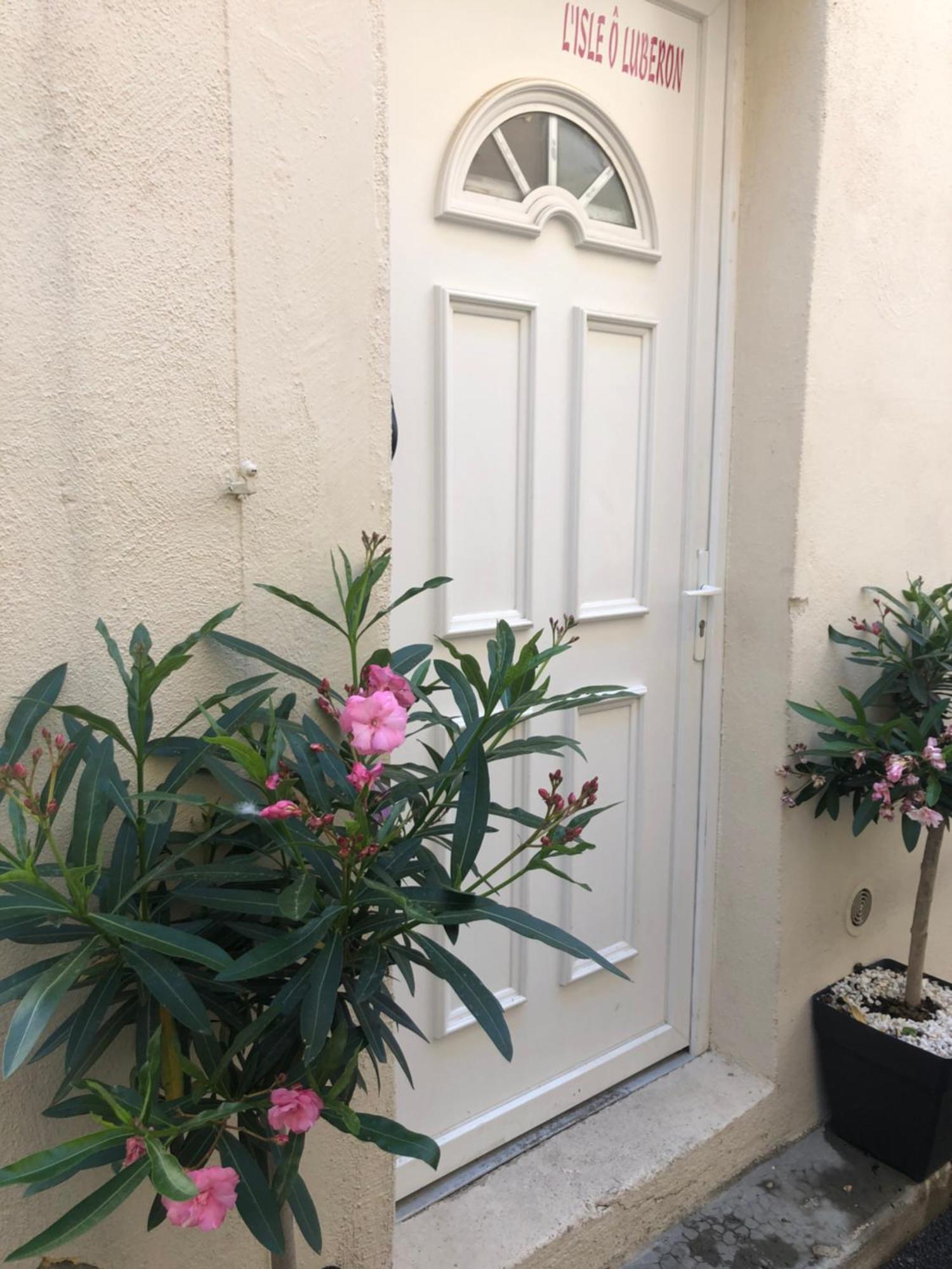 L'Idylle Appartement LʼIsle-sur-la-Sorgue Buitenkant foto